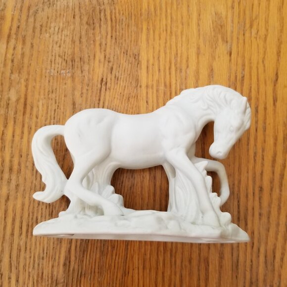 GENUINE PORCELAIN BISQUE HORSE FIGURINE - Picture 2 of 7